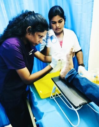 Best Diabetic Doctor in Medavakkam treating diabetic foot ulcer
