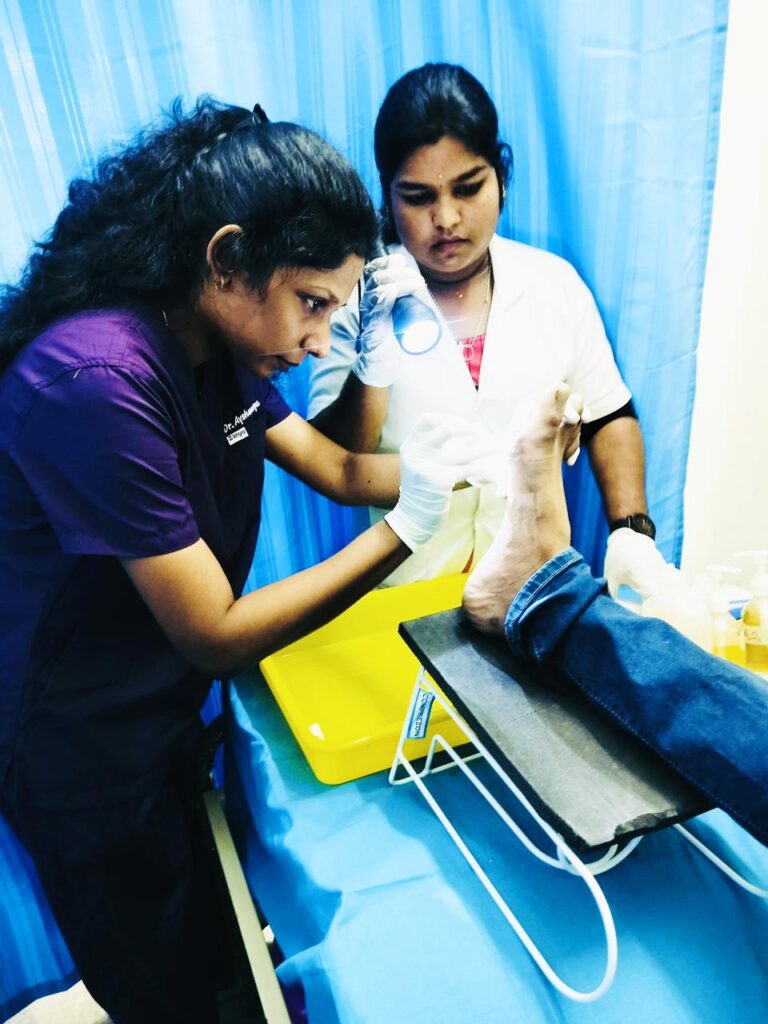 Best Diabetic Doctor in Medavakkam treating diabetic foot ulcer